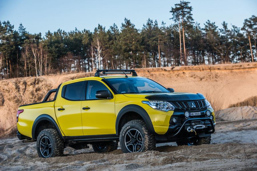  Mitsubishi L200 Monster Concept 2016 года  (фото 19 из 30)